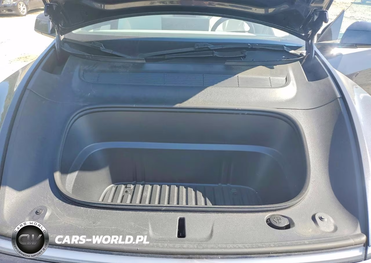 2026 Tesla Model Y VIN:7SAYGDED2TA593724 - 11