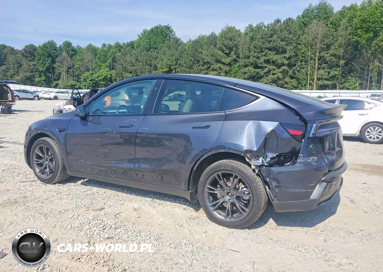 2026 Tesla Model Y VIN:7SAYGDED2TA593724 - 2