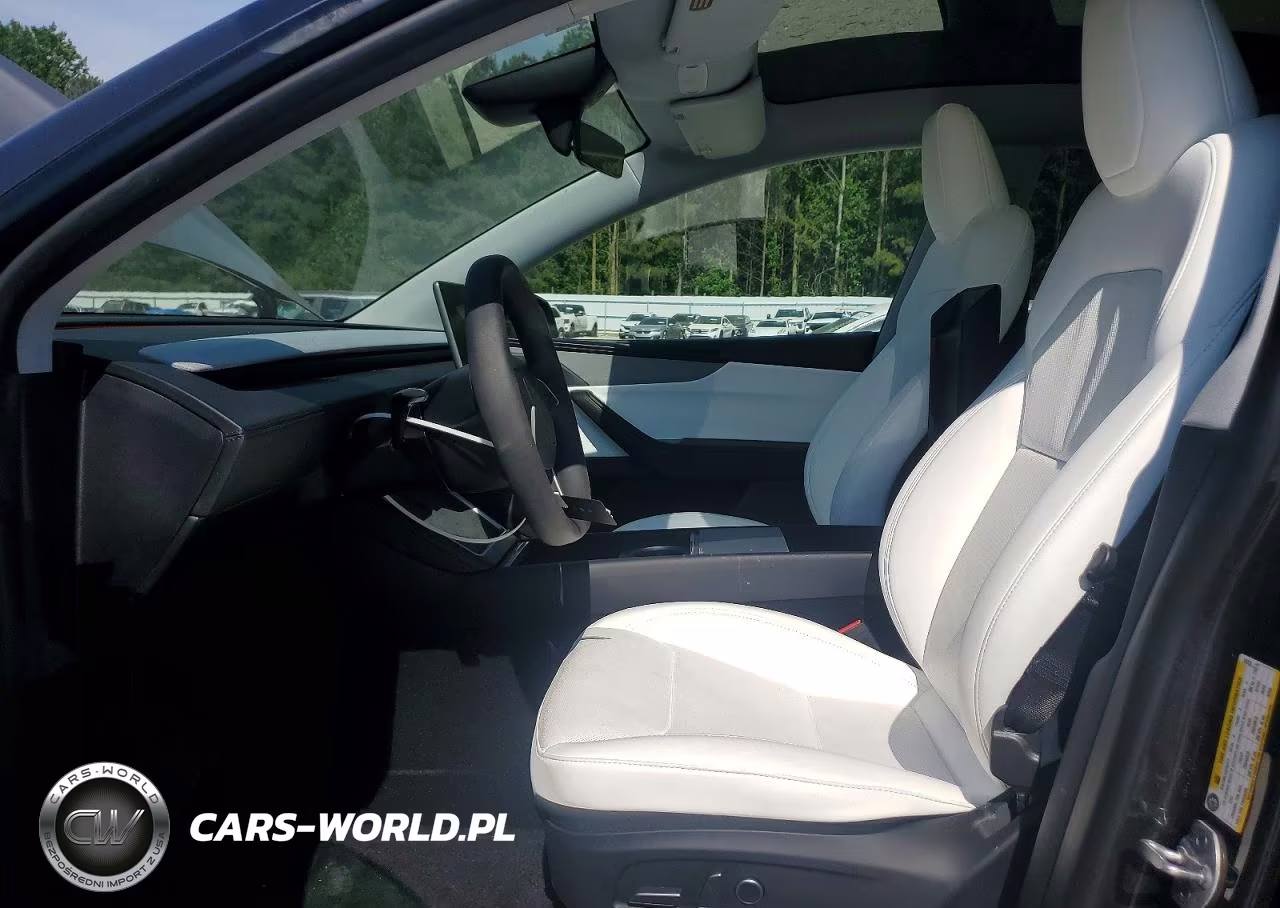2026 Tesla Model Y VIN:7SAYGDED2TA593724 - 7
