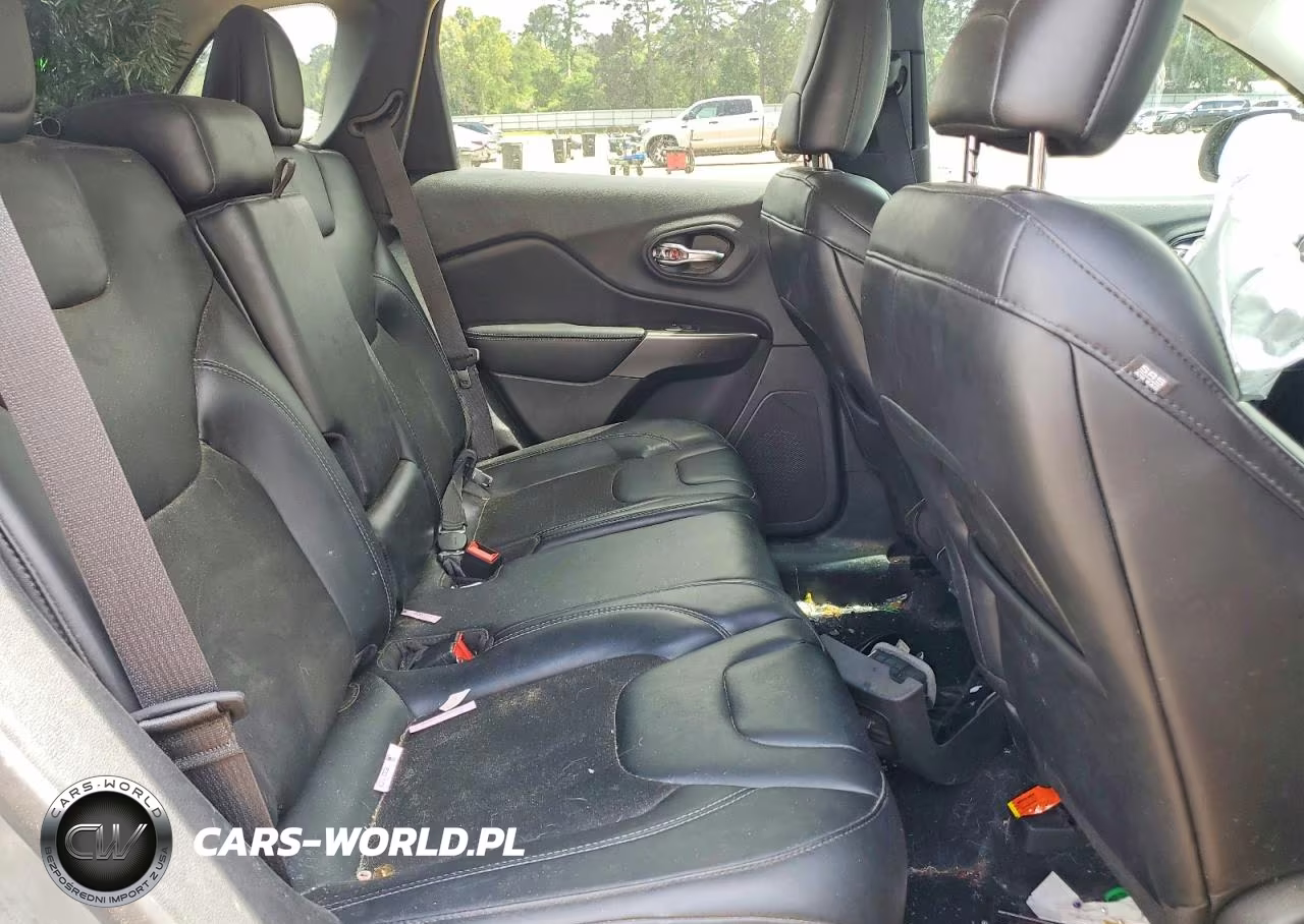 2020 Jeep Cherokee Latitude Plus VIN:1C4PJMLB2LD603478 - 10