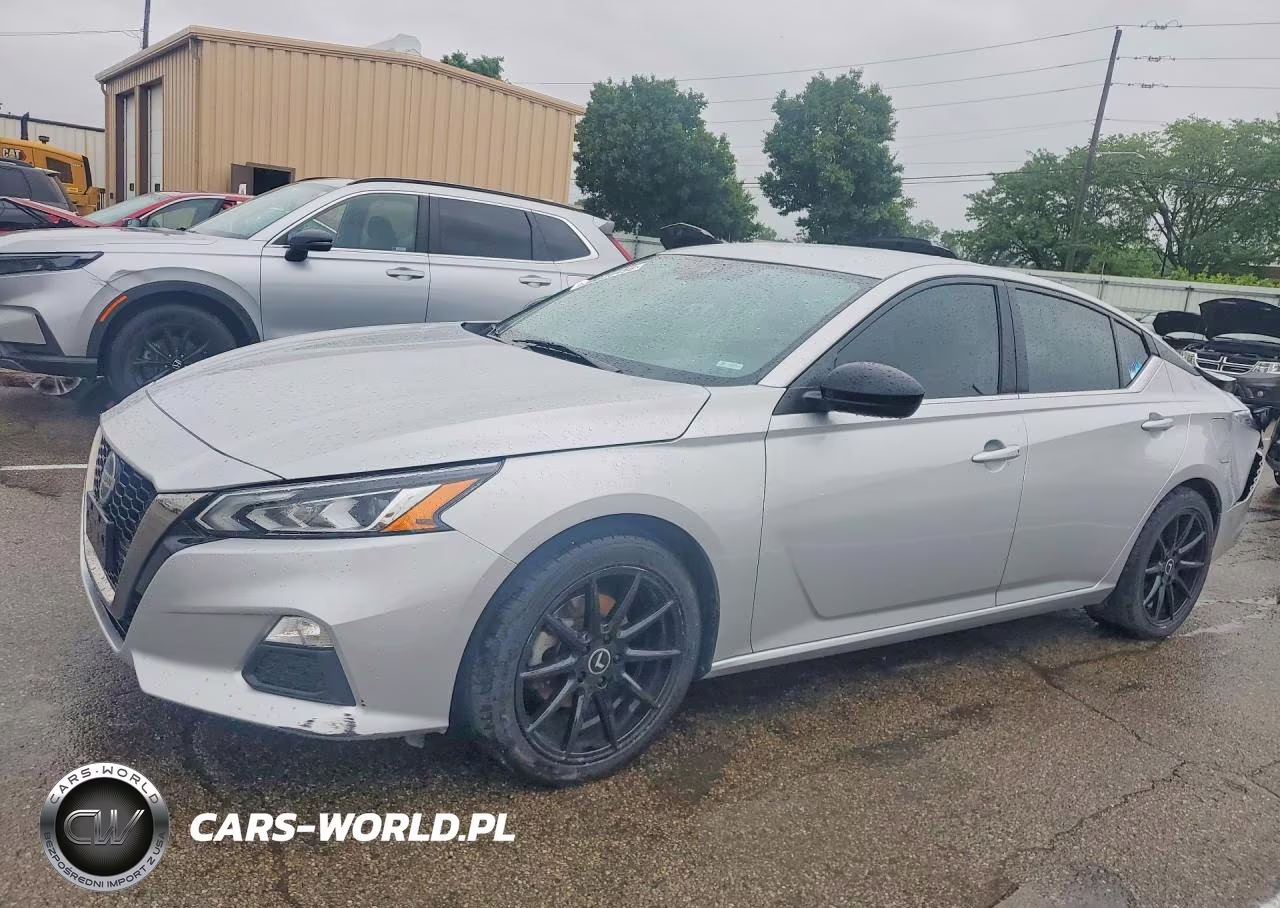2021 Nissan Altima Sr – zdjęcie 1 z 12