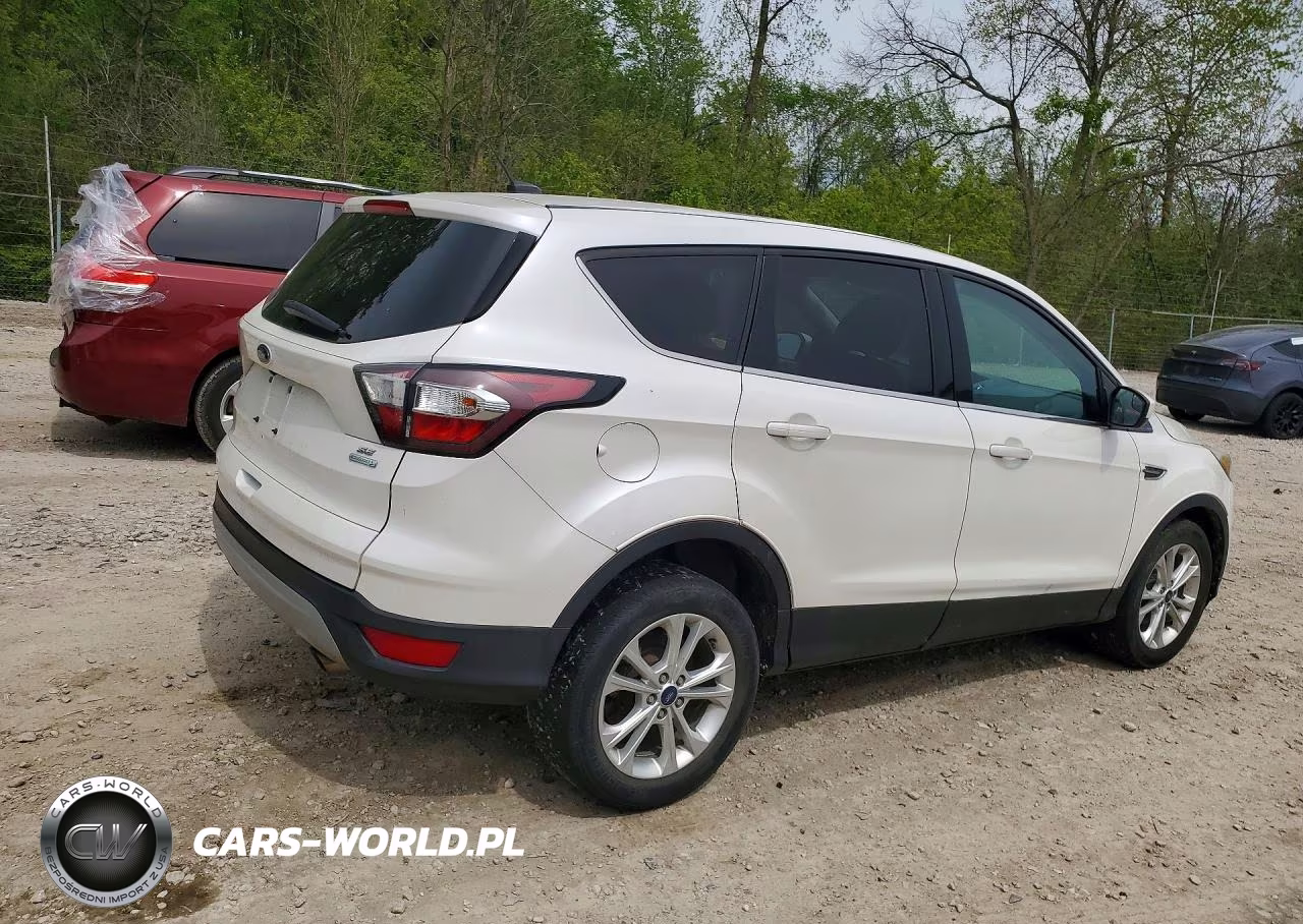 2017 Ford Escape Se VIN:1FMCU0GD9HUB26948 - 3