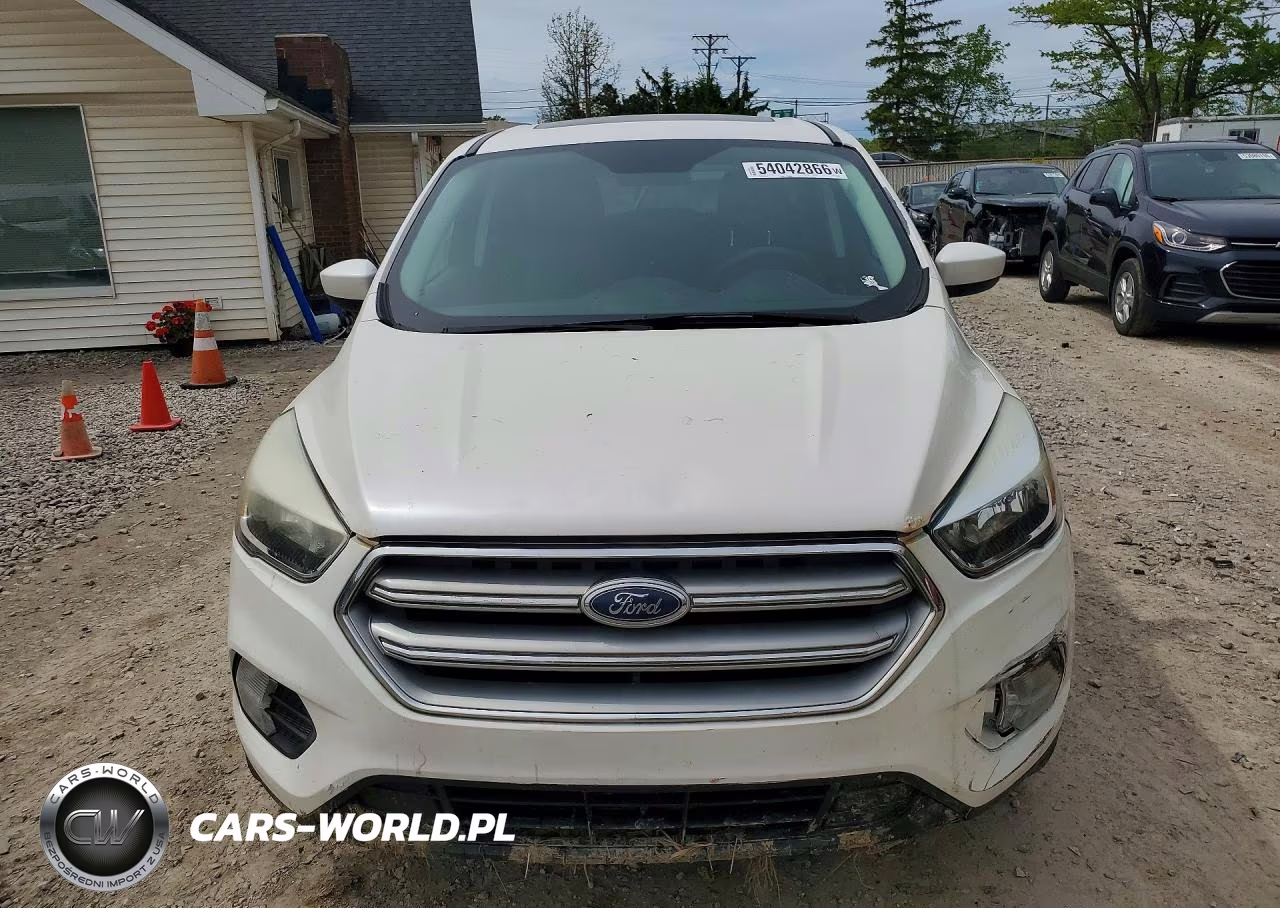 2017 Ford Escape Se VIN:1FMCU0GD9HUB26948 - 5