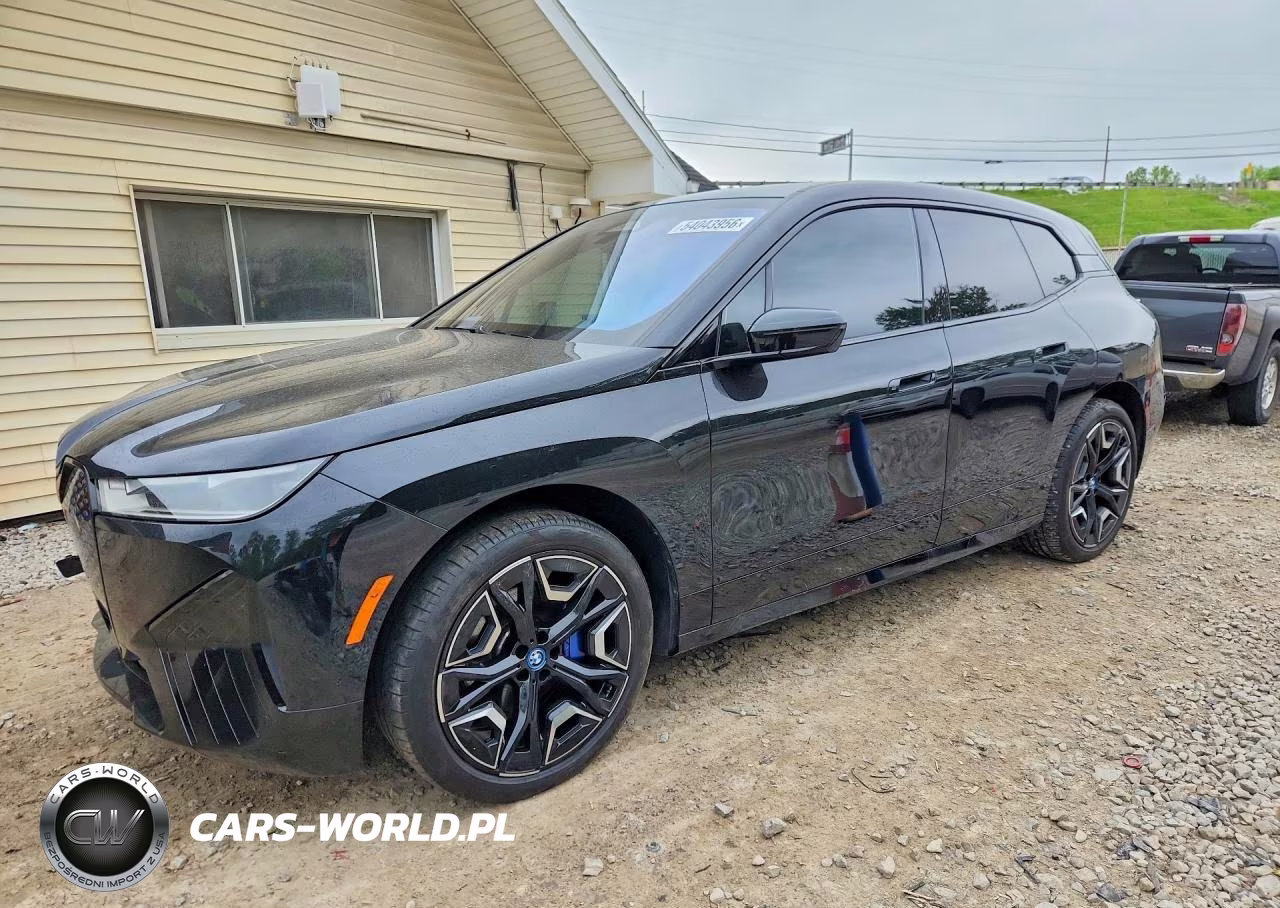 2024 BMW Ix xDrive50 – zdjęcie 1 z 13