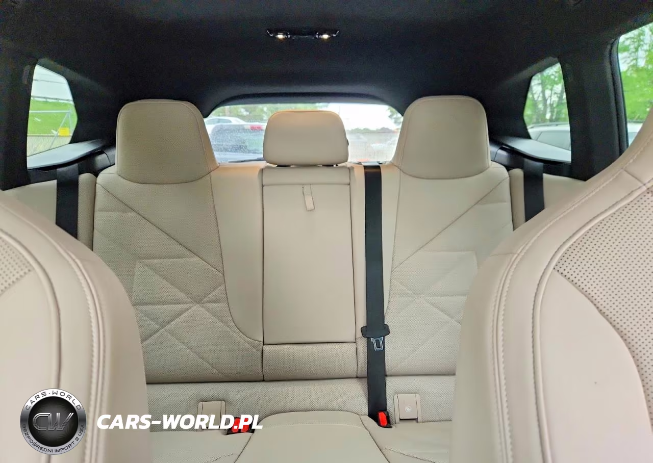 2024 BMW Ix xDrive50 VIN:WB523CF04RCR71180 - 10