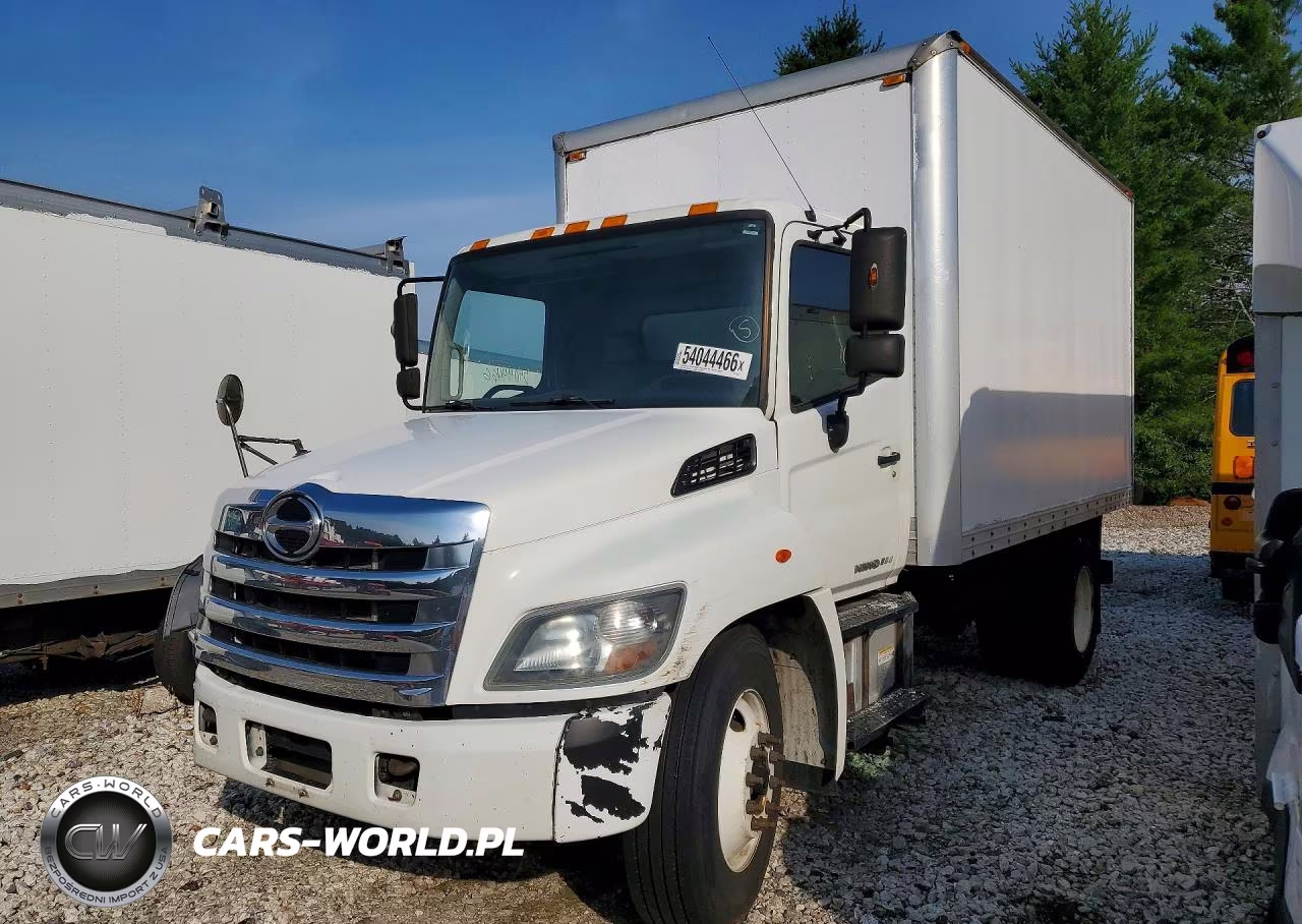2016 Hino 338 Box Truck