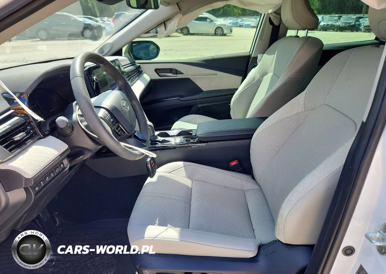 2025 Toyota Camry Xle VIN:4T1DAACK7SU631501 - 7