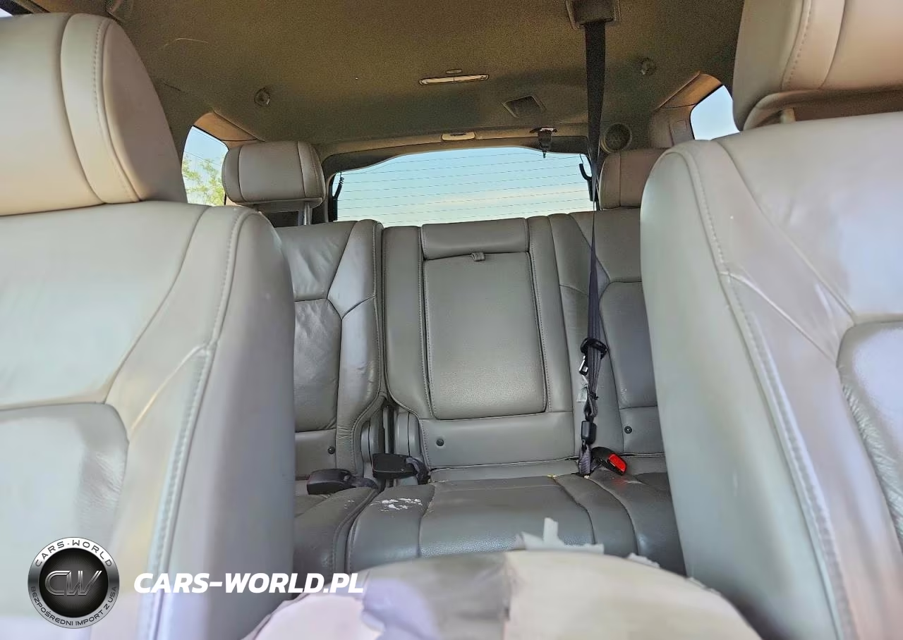 2011 Honda Pilot Touring VIN:5FNYF4H98BB086836 - 10