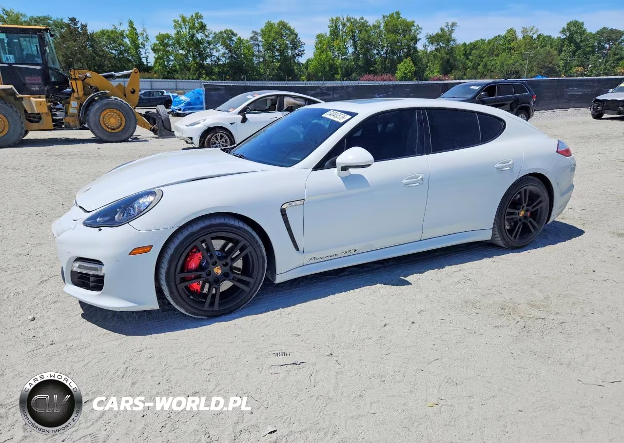 2013 Porsche Panamera Gts