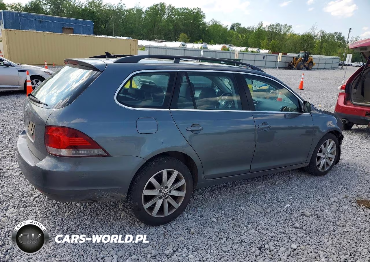 2010 Volkswagen Jetta Tdi VIN:3VWTL7AJ1AM695377 - 3