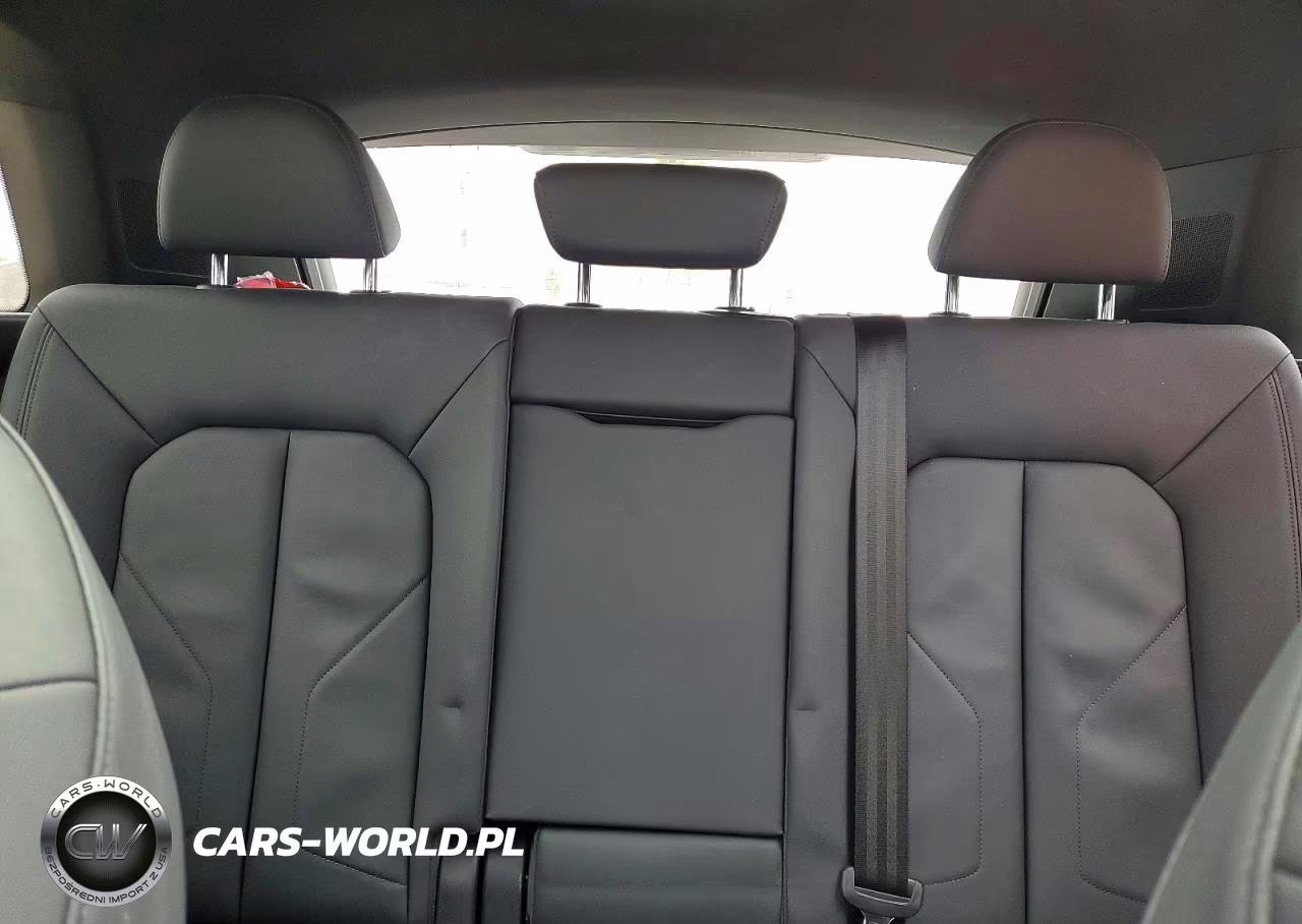 2020 Audi Q3 Premium VIN:WA1AECF3XL1028034 - 10