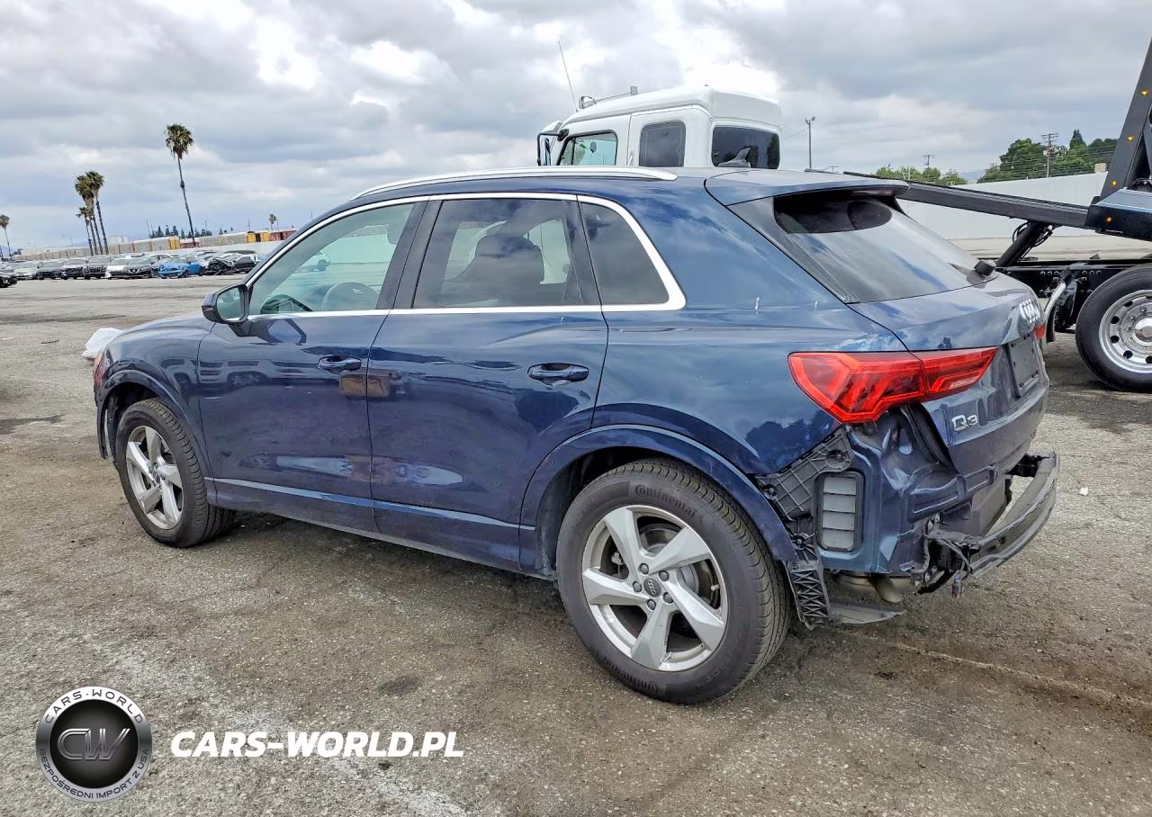 2020 Audi Q3 Premium VIN:WA1AECF3XL1028034 - 2