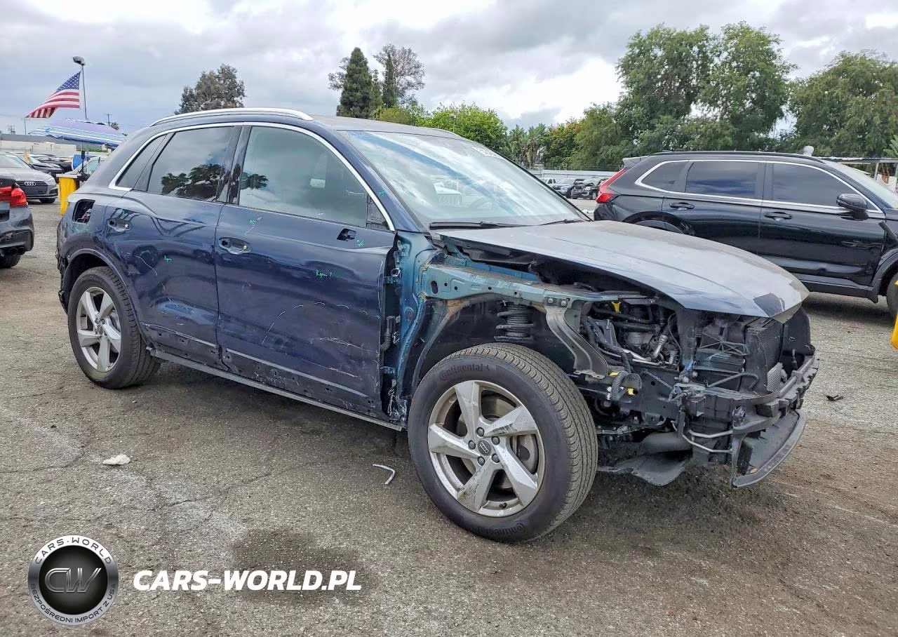 2020 Audi Q3 Premium VIN:WA1AECF3XL1028034 - 4