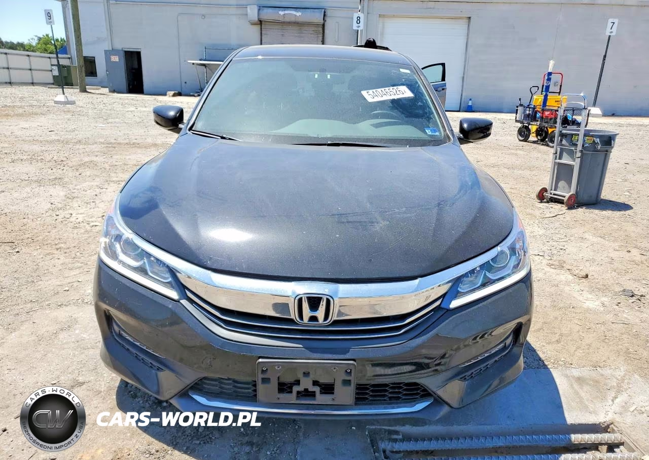 2017 Honda Accord Sport Special Edition VIN:1HGCR2F11HA230927 - 5