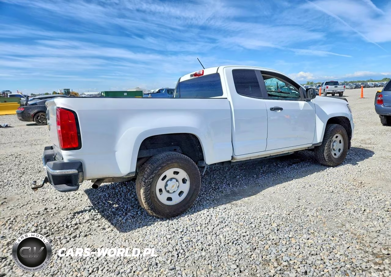 2018 Chevrolet Colorado VIN:1GCHSBEA0J1211611 - 3