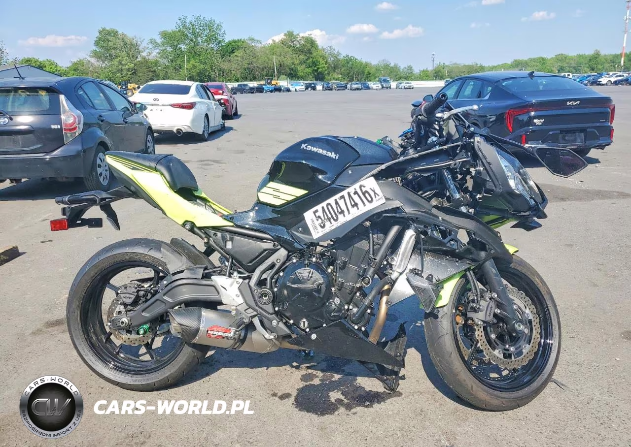 2026 Kawasaki Ninja 650 – zdjęcie 1 z 10