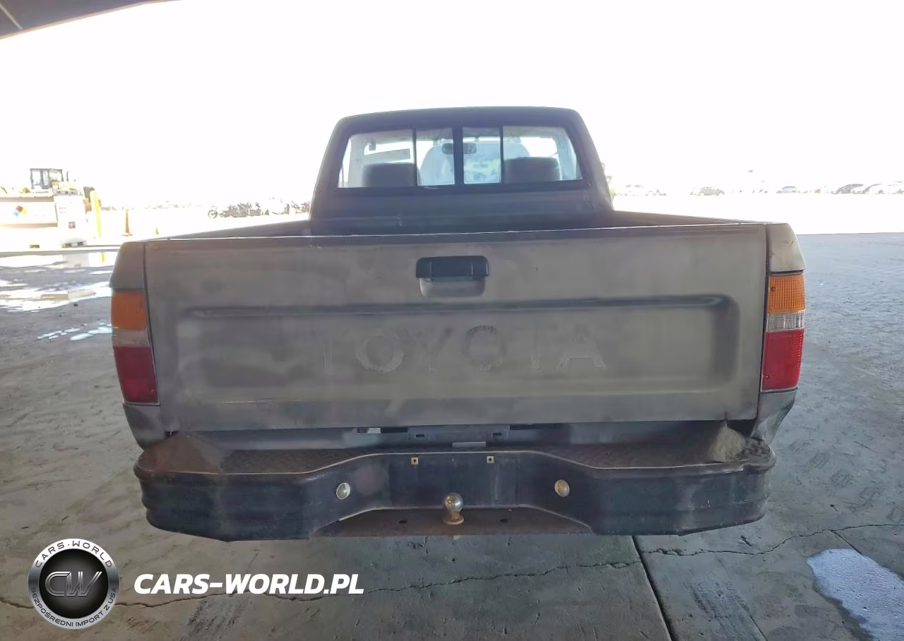 1989 Toyota Pickup Deluxe VIN:JT4RN81P2K0032812 - 6