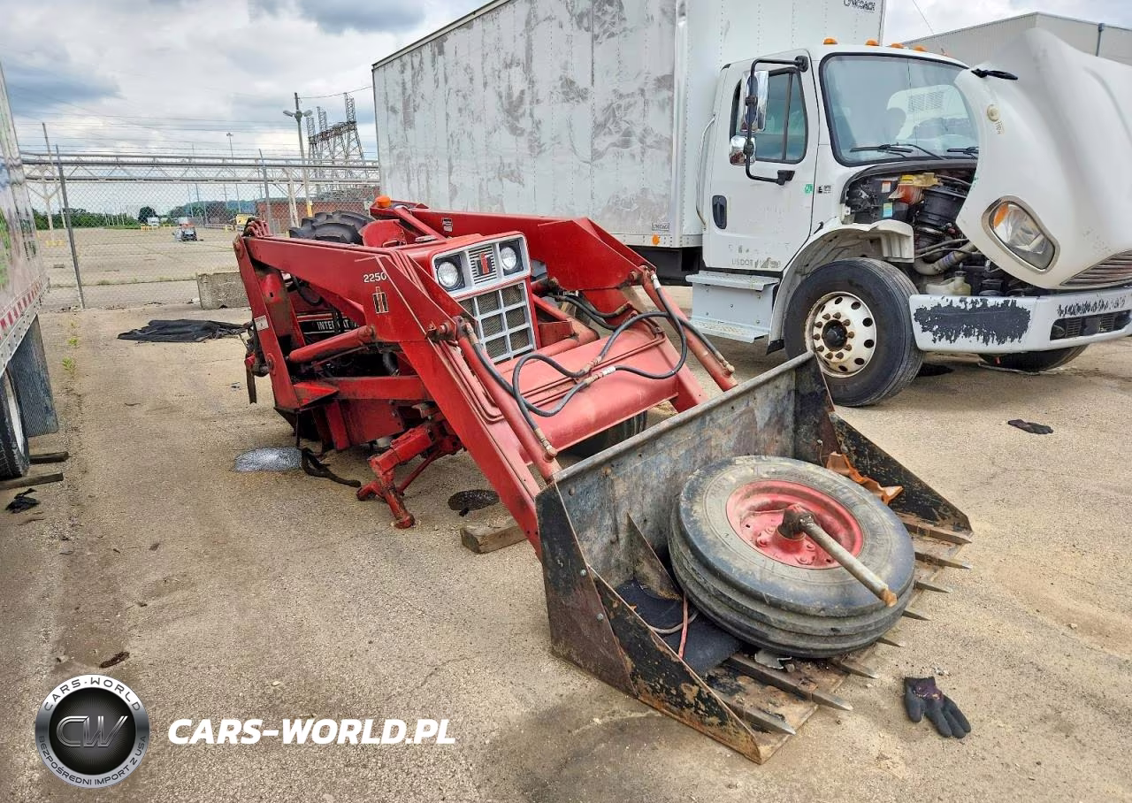 1983 False Harvester 584 - 2250