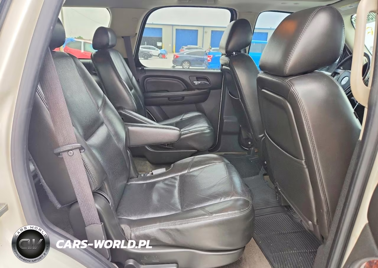 2010 GMC Yukon Denali VIN:1GKUKEEF6AR182147 - 10