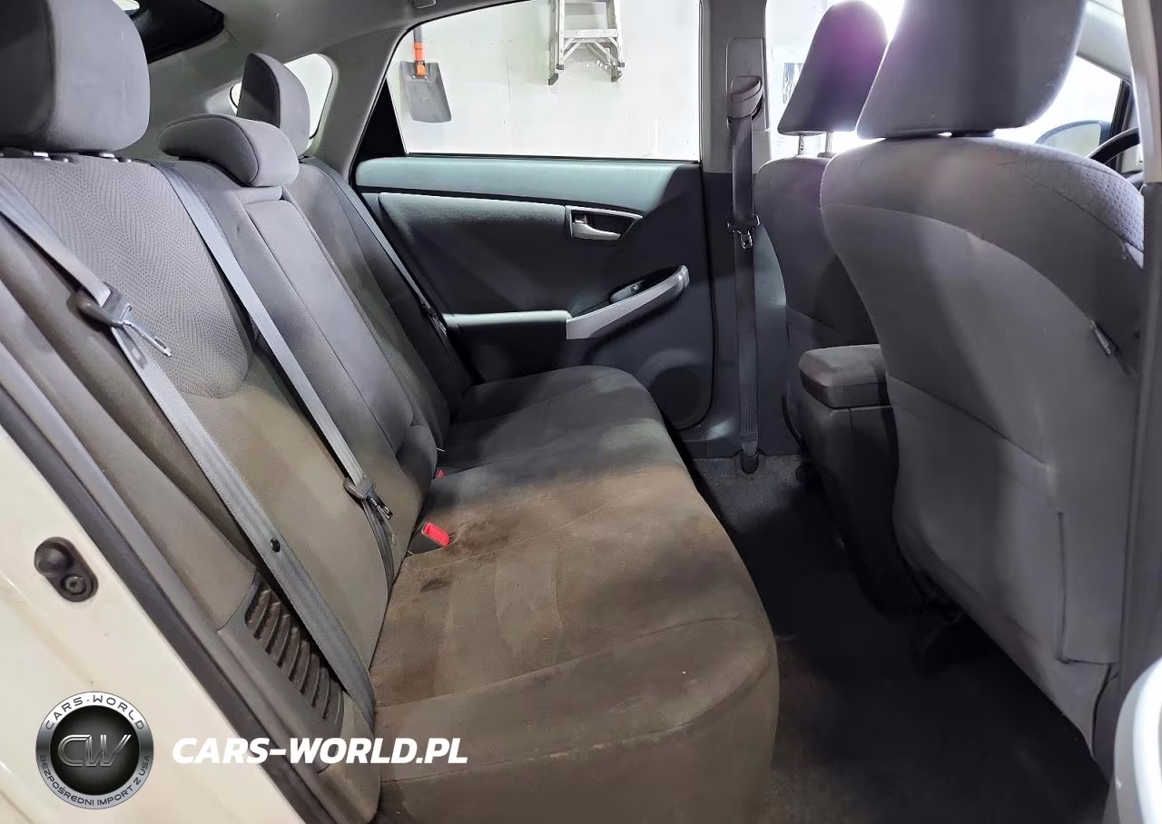 2011 Toyota Prius Two VIN:JTDKN3DUXB0269022 - 10