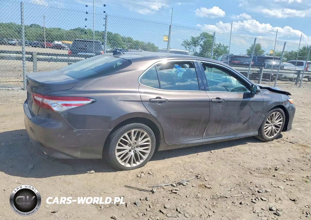 2018 Toyota Camry Xle VIN:4T1B11HK7JU021919 - 3