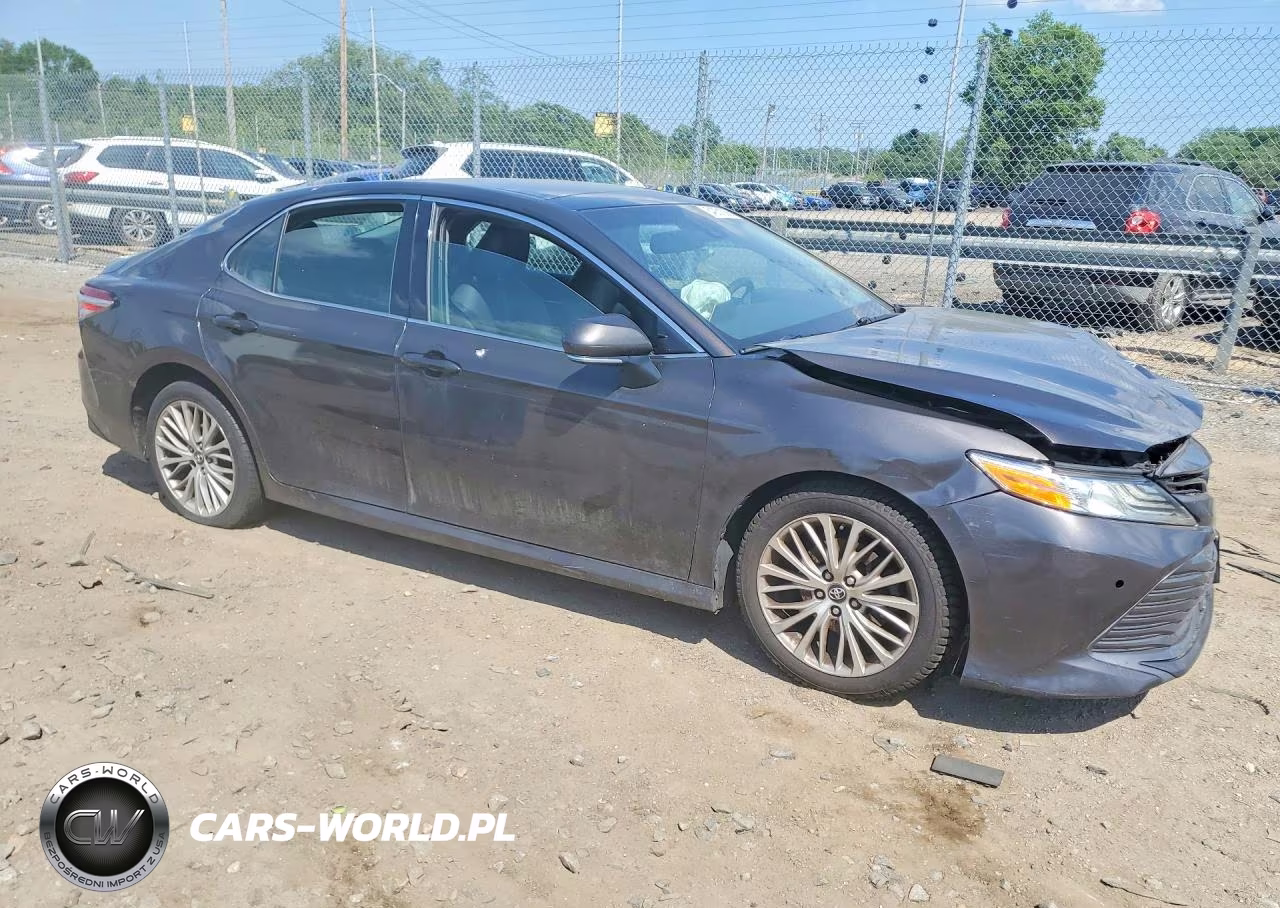 2018 Toyota Camry Xle VIN:4T1B11HK7JU021919 - 4