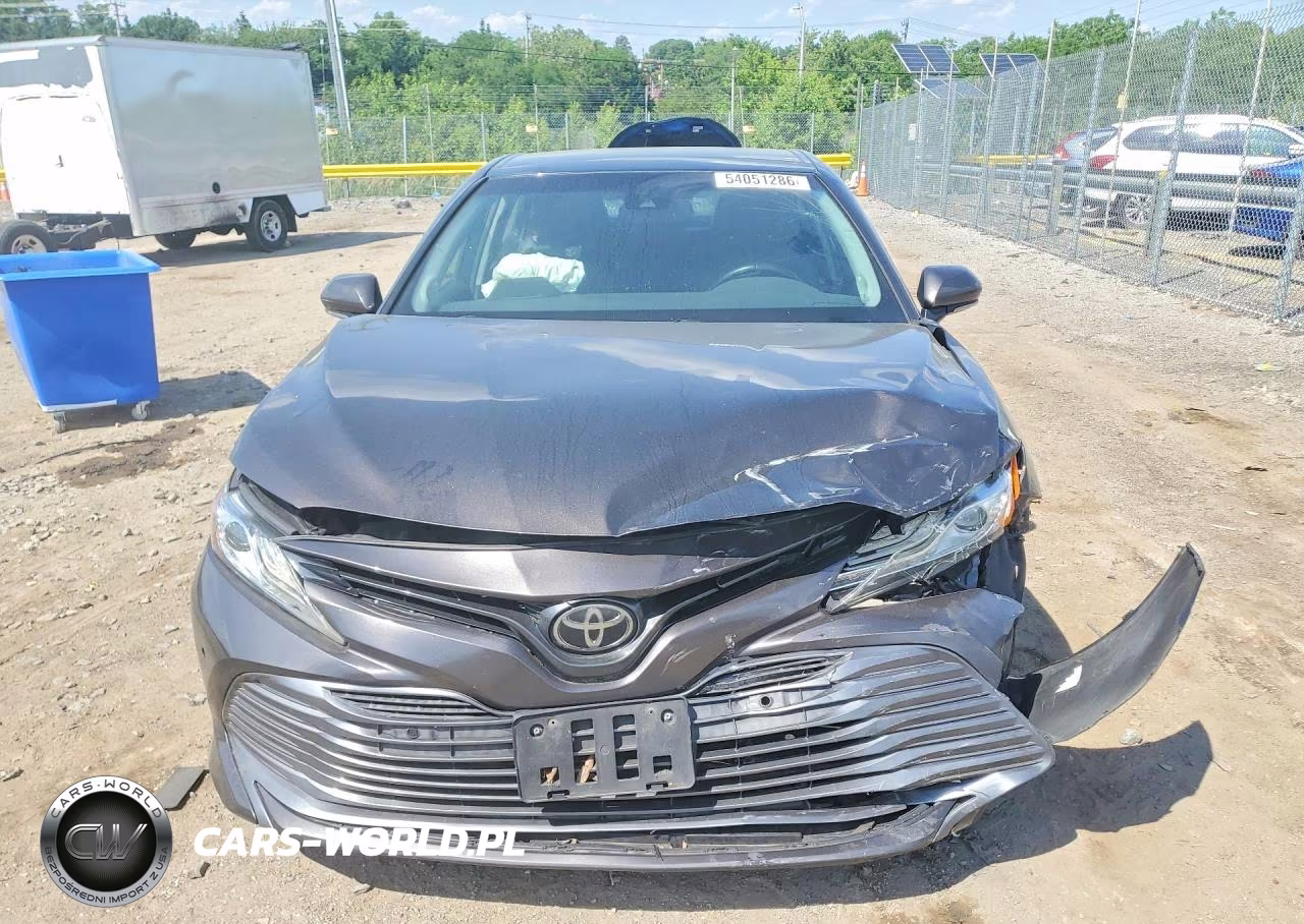 2018 Toyota Camry Xle VIN:4T1B11HK7JU021919 - 5
