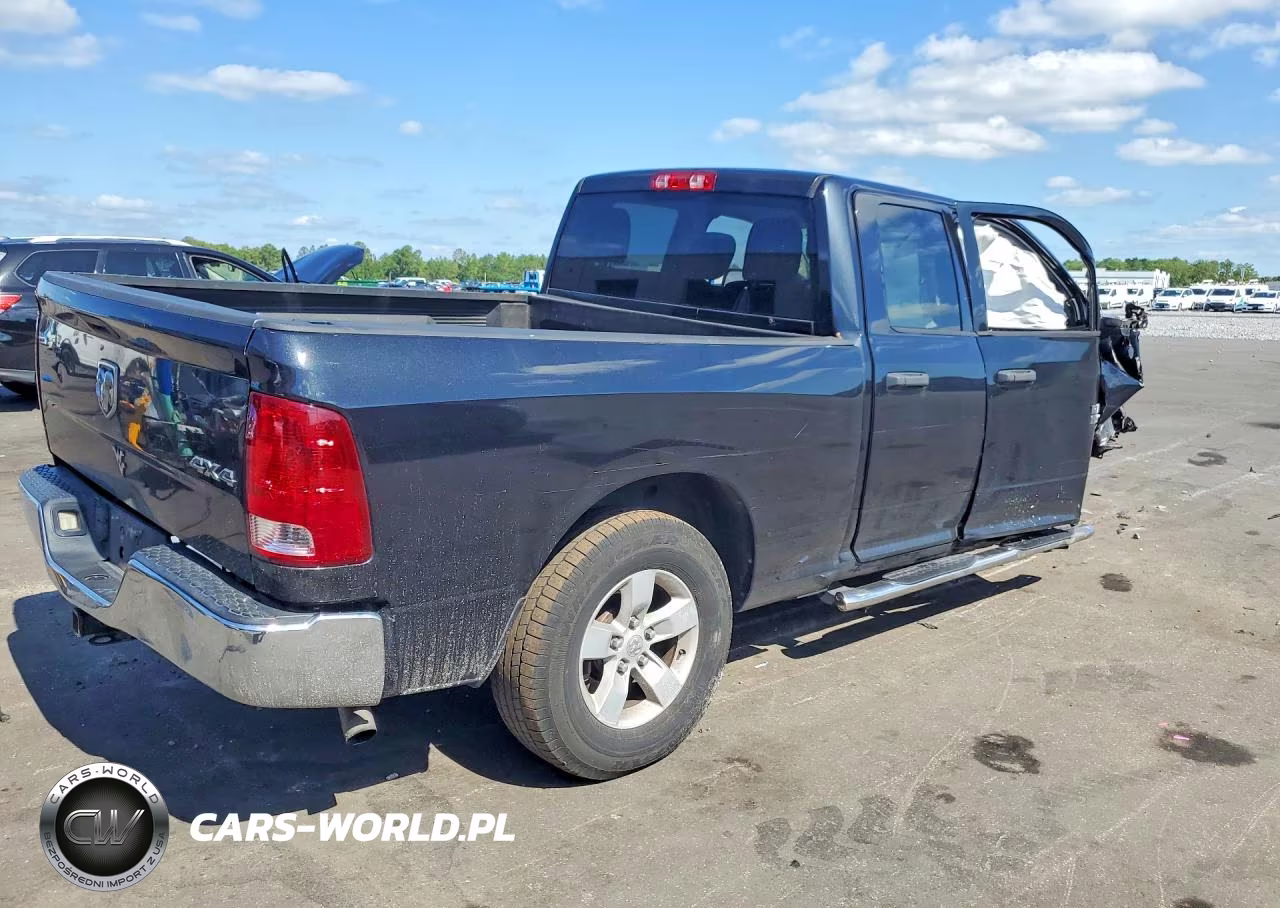 2019 Ram 1500 Classic Tradesman VIN:1C6RR7FG0KS577474 - 3