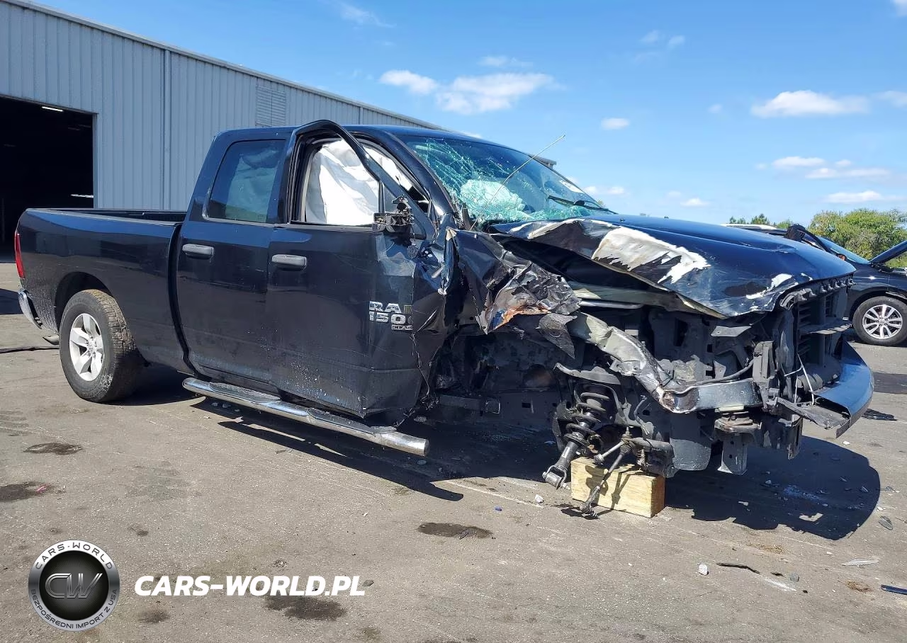 2019 Ram 1500 Classic Tradesman VIN:1C6RR7FG0KS577474 - 4