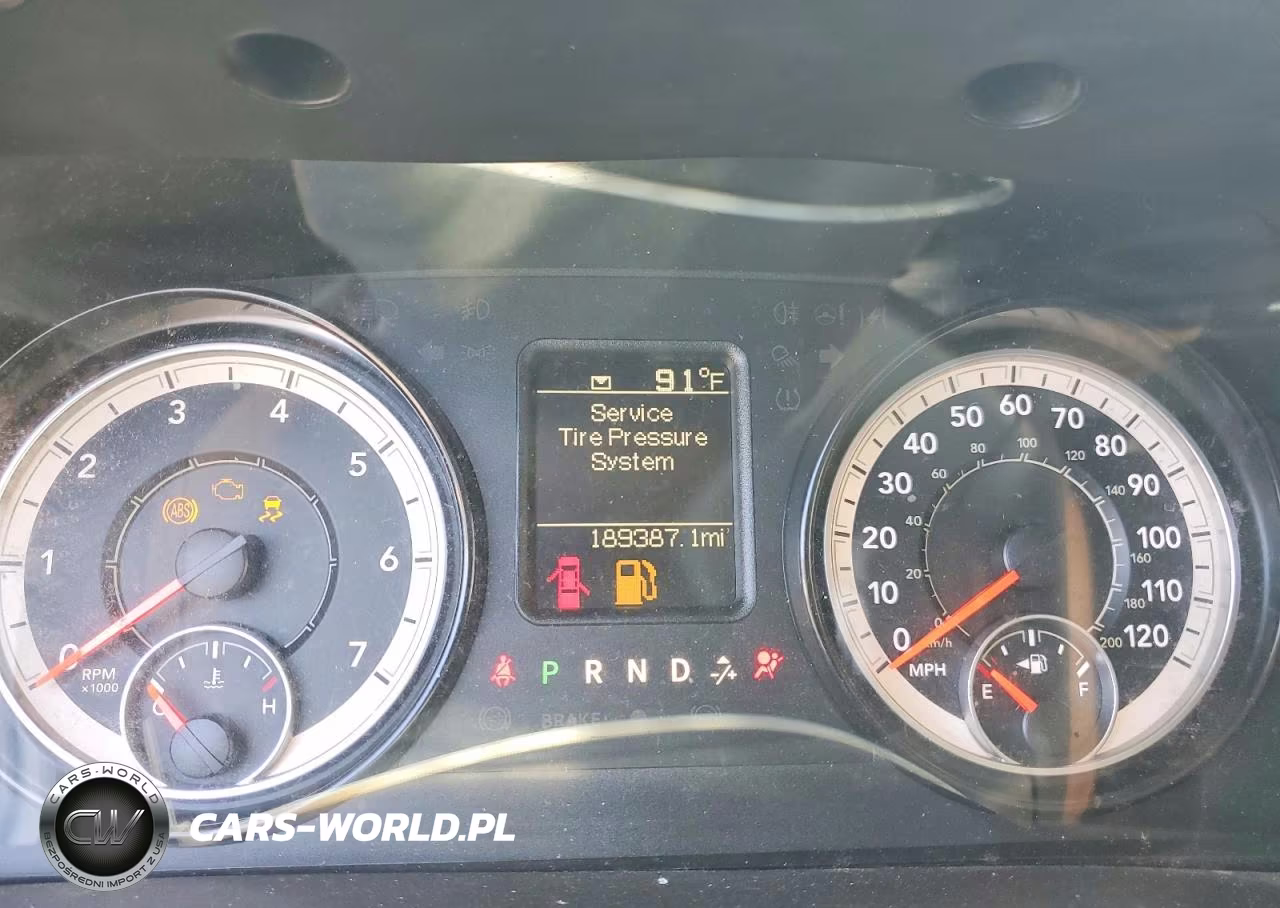 2019 Ram 1500 Classic Tradesman VIN:1C6RR7FG0KS577474 - 9
