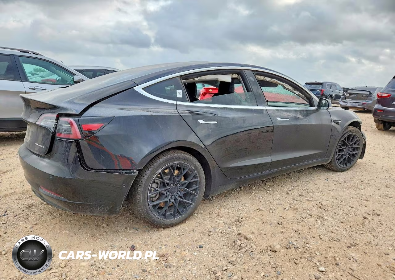 2018 Tesla Model 3 VIN:5YJ3E1EB7JF127412 - 3