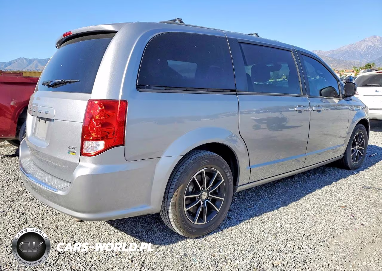 2018 Dodge Grand Caravan Gt VIN:2C4RDGEG0JR282979 - 3