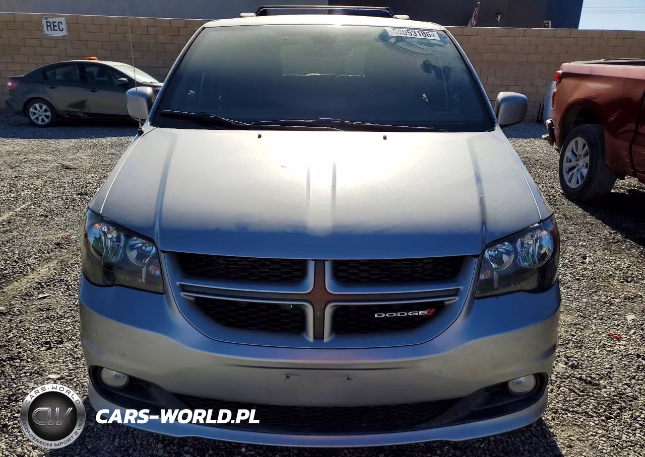 2018 Dodge Grand Caravan Gt VIN:2C4RDGEG0JR282979 - 5