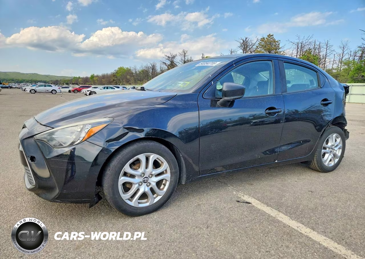 2017 Toyota Yaris Ia Base – zdjęcie 1 z 12