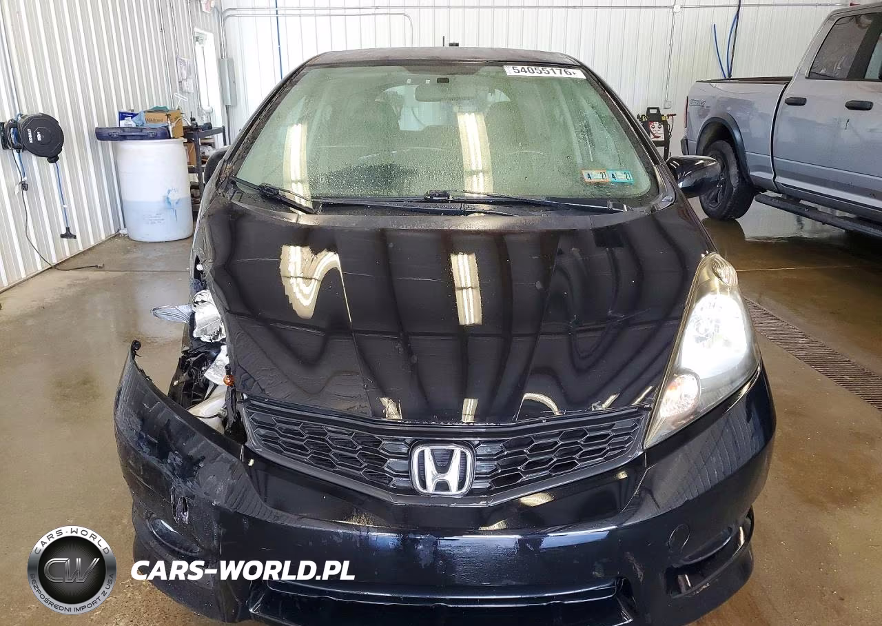 2013 Honda Fit Sport VIN:JHMGE8H59DC049277 - 5