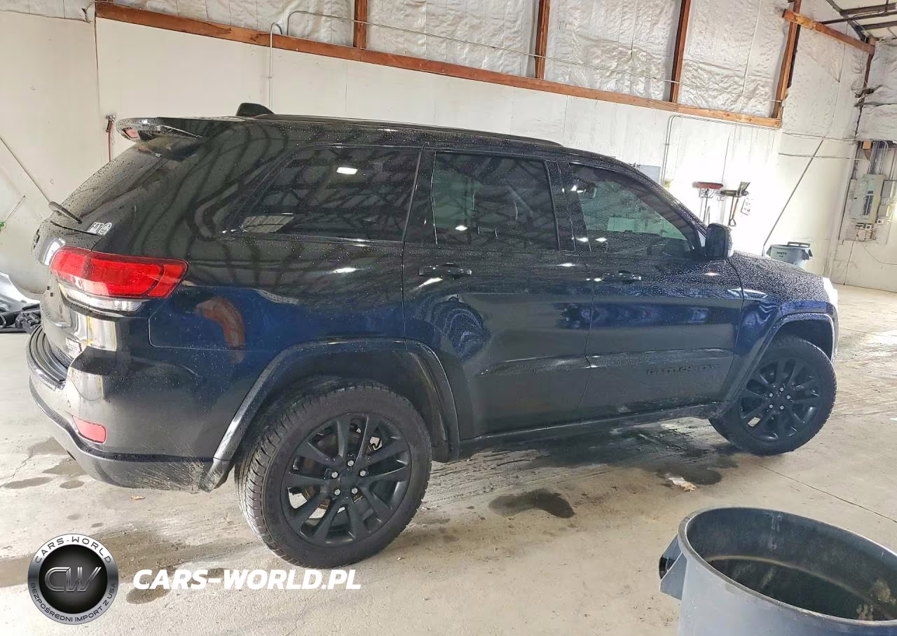 2018 Jeep Grand Cherokee Laredo VIN:1C4RJFAG8JC138310 - 3