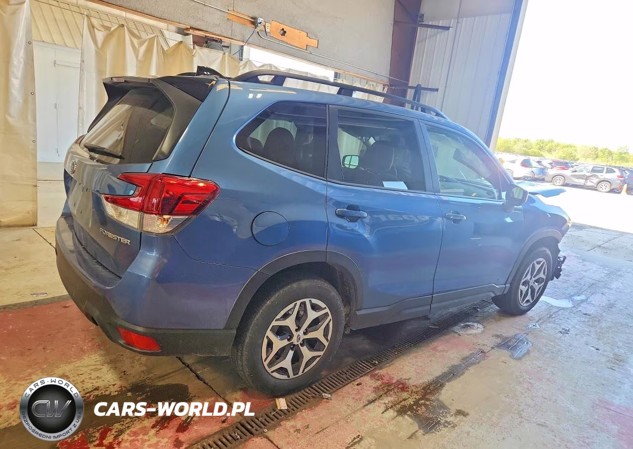 2024 Subaru Forester Premium VIN:JF2SKADC7RH489848 - 3