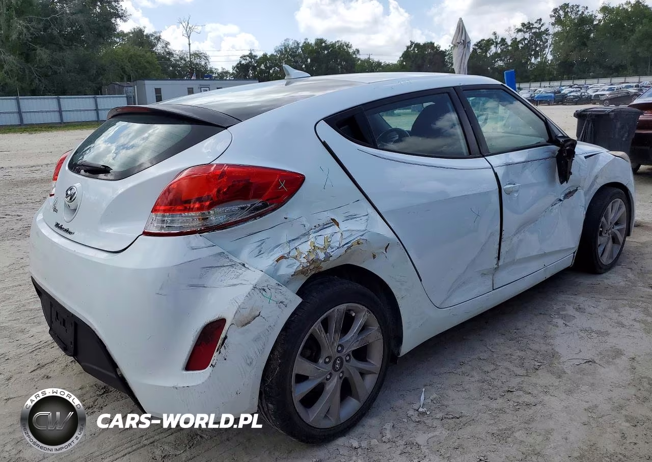 2017 Hyundai Veloster Base VIN:KMHTC6AD0HU308522 - 3