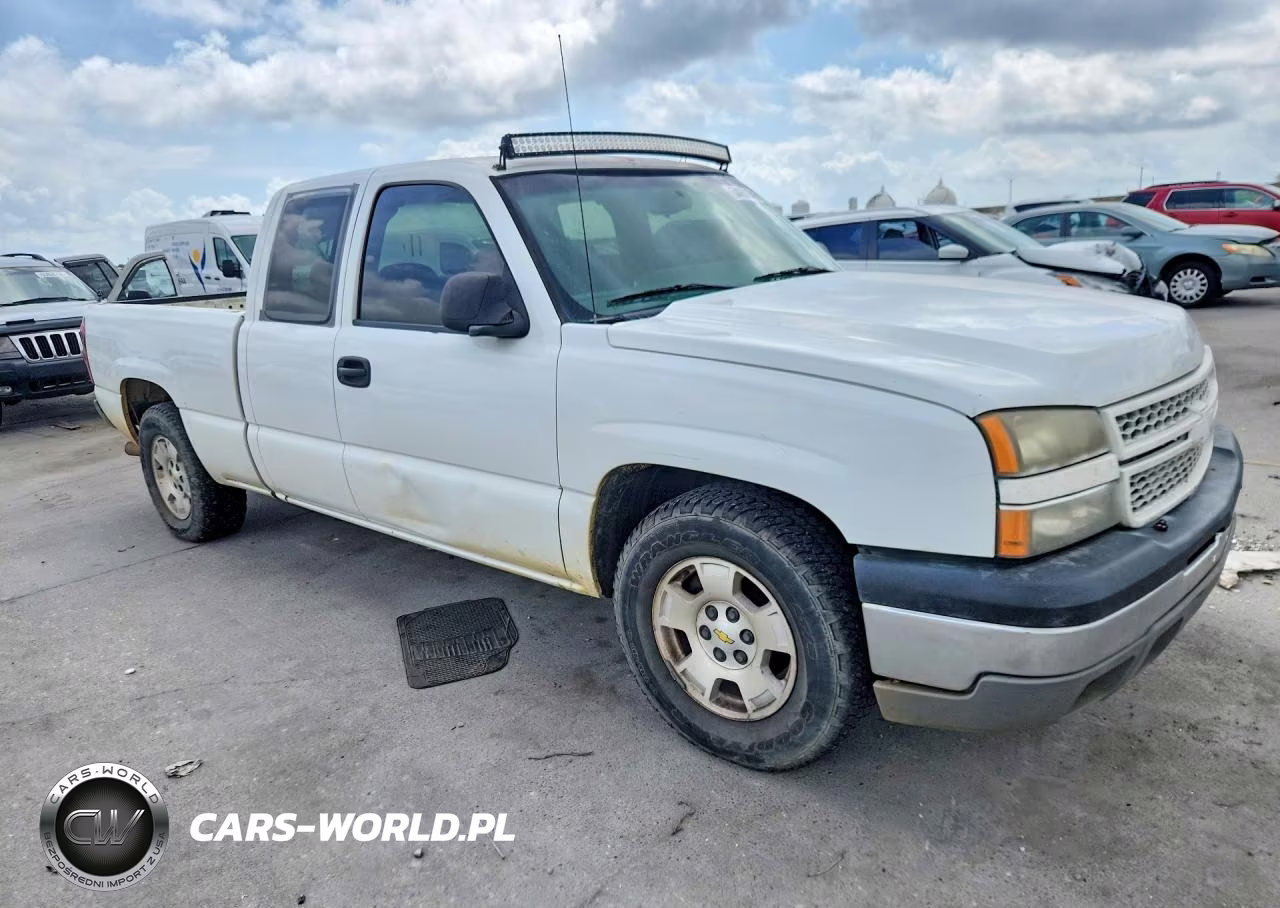 2007 Chevrolet Silverado C1500 Classic VIN:1GCEC19X37Z108007 - 4
