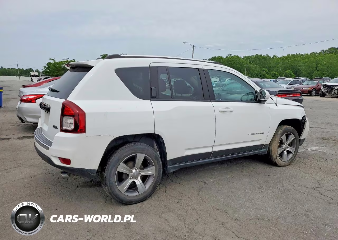 2017 Jeep Compass Latitude VIN:1C4NJCEA3HD118098 - 3