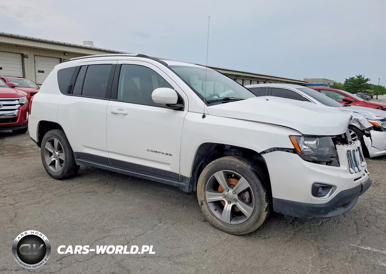 2017 Jeep Compass Latitude VIN:1C4NJCEA3HD118098 - 4