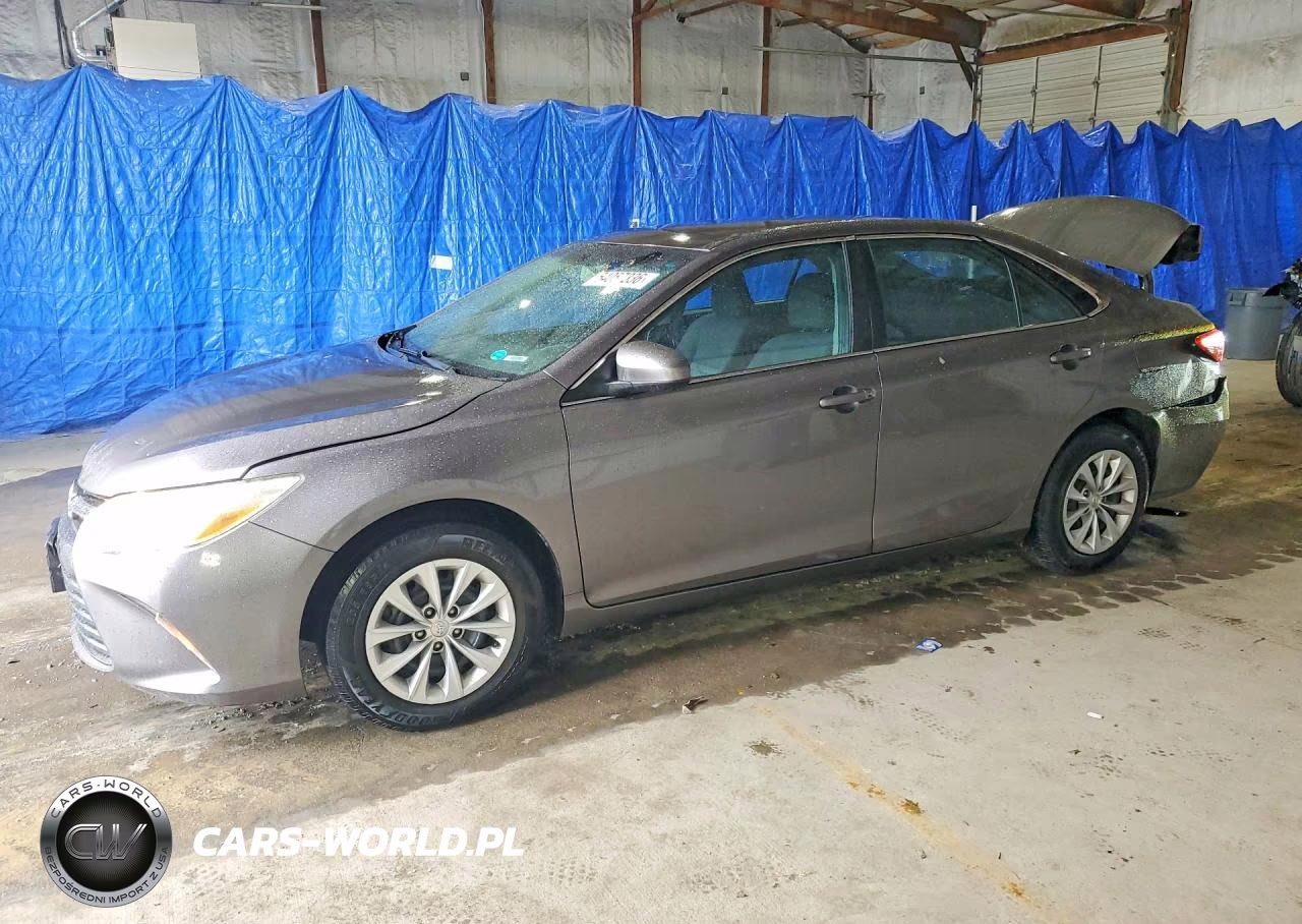 2015 Toyota Camry – zdjęcie 1 z 12