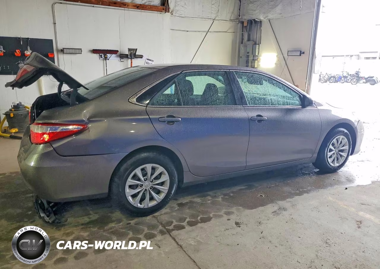 2015 Toyota Camry VIN:4T1BF1FK8FU947953 - 3