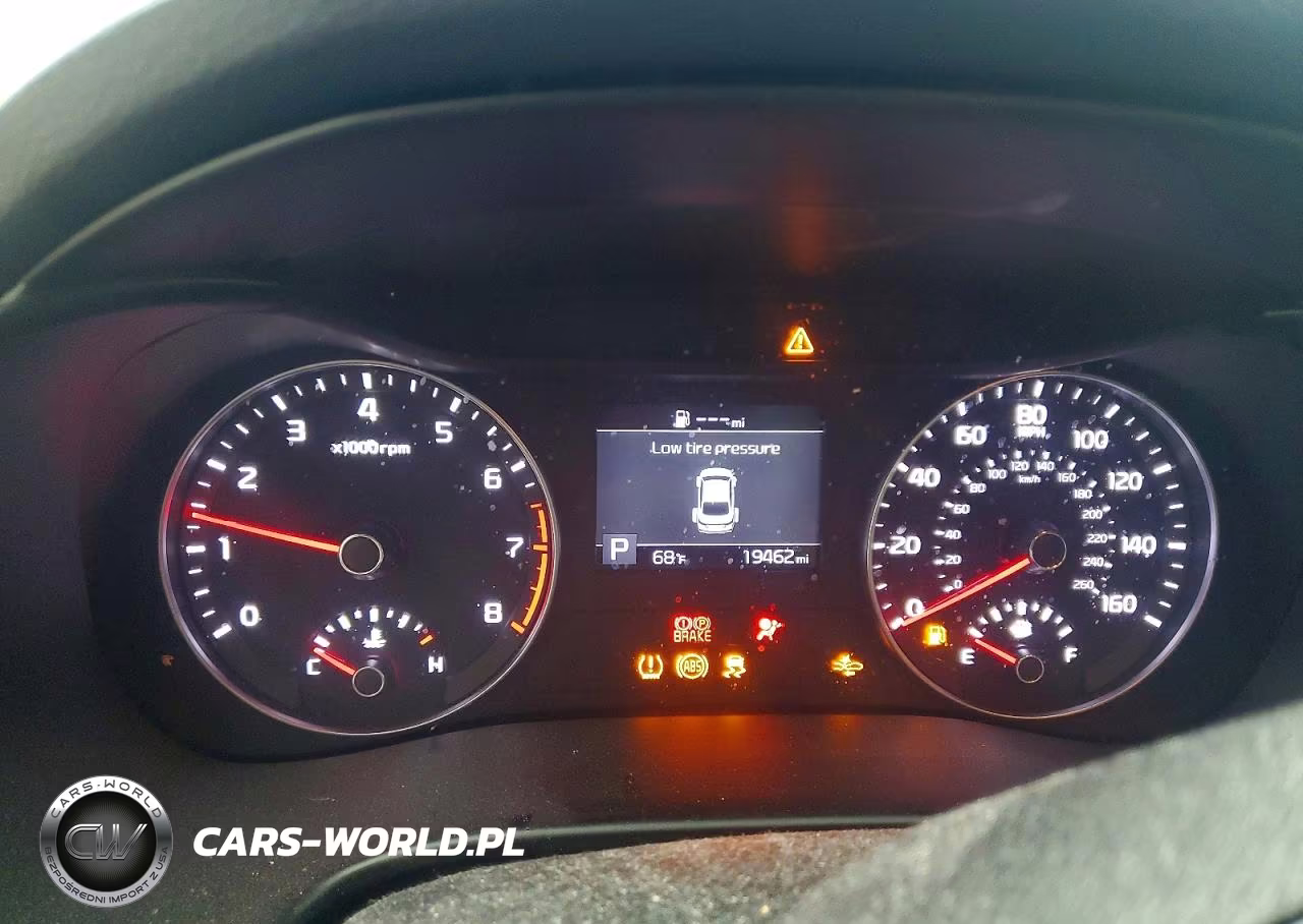 2019 Kia Forte Lxs VIN:3KPF24AD4KE135330 - 9