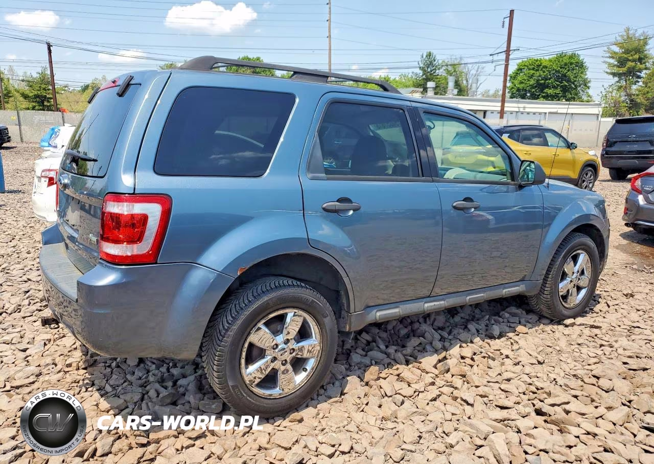 2010 Ford Escape Xlt VIN:1FMCU0DG2AKC60927 - 3