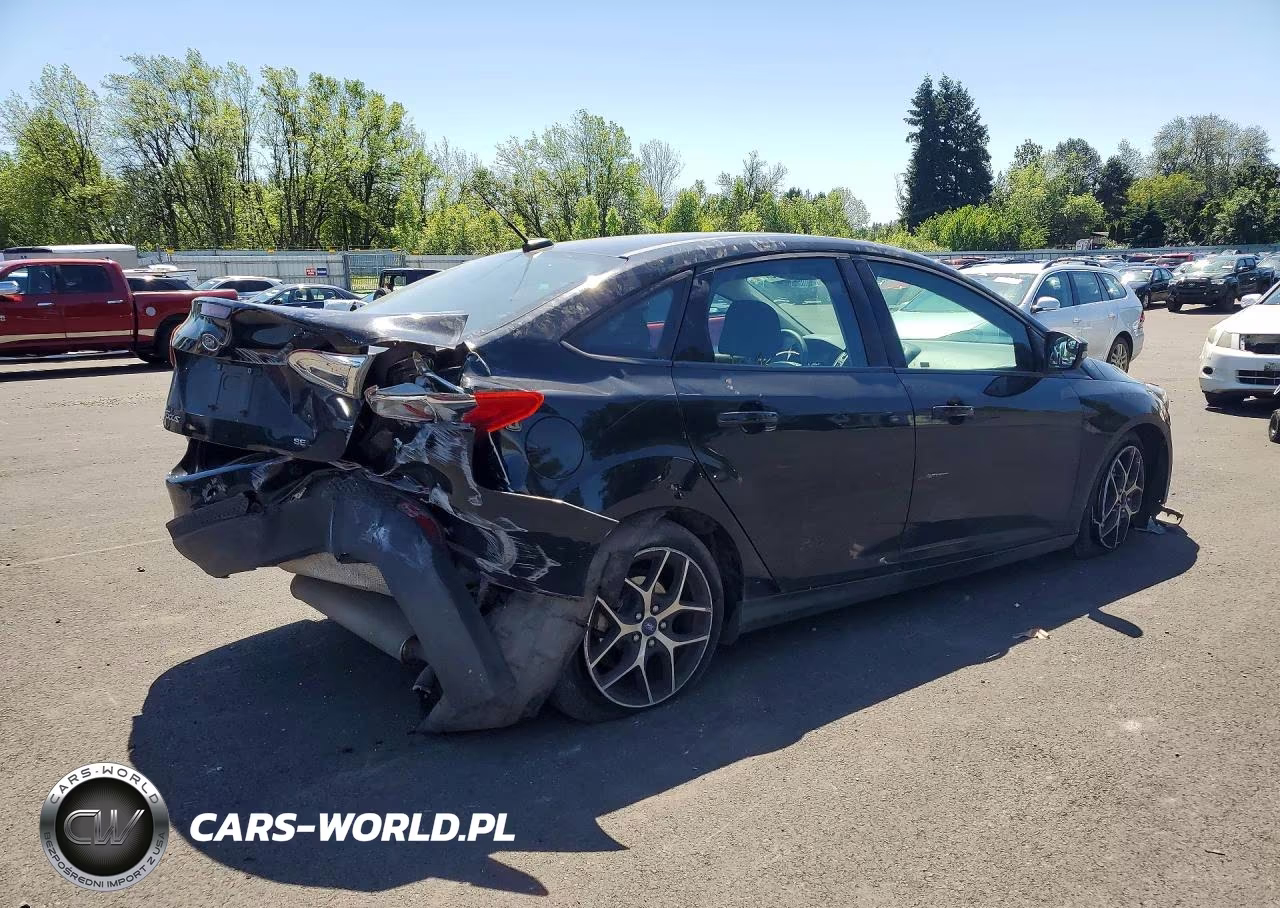 2017 Ford Focus Sel VIN:1FADP3H22HL324250 - 3