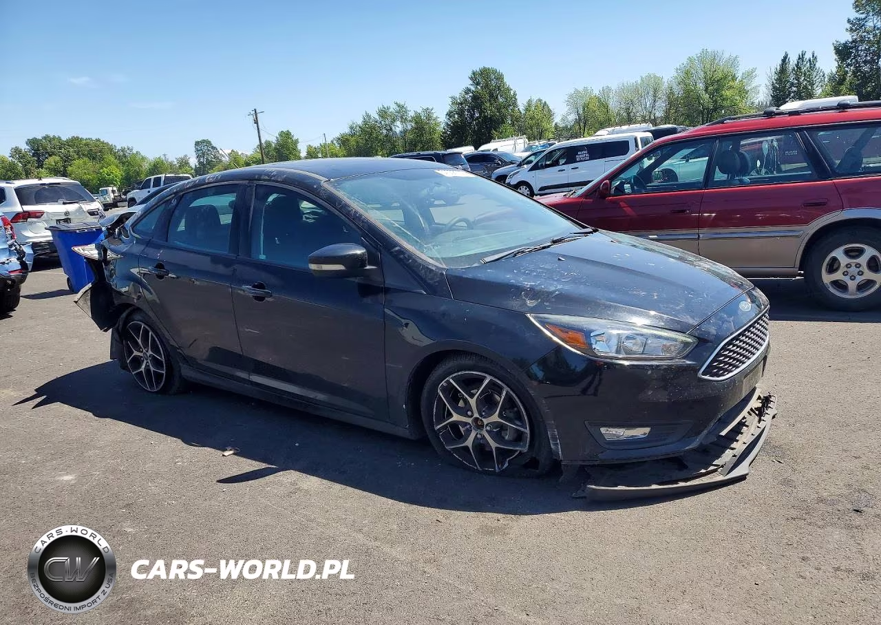 2017 Ford Focus Sel VIN:1FADP3H22HL324250 - 4