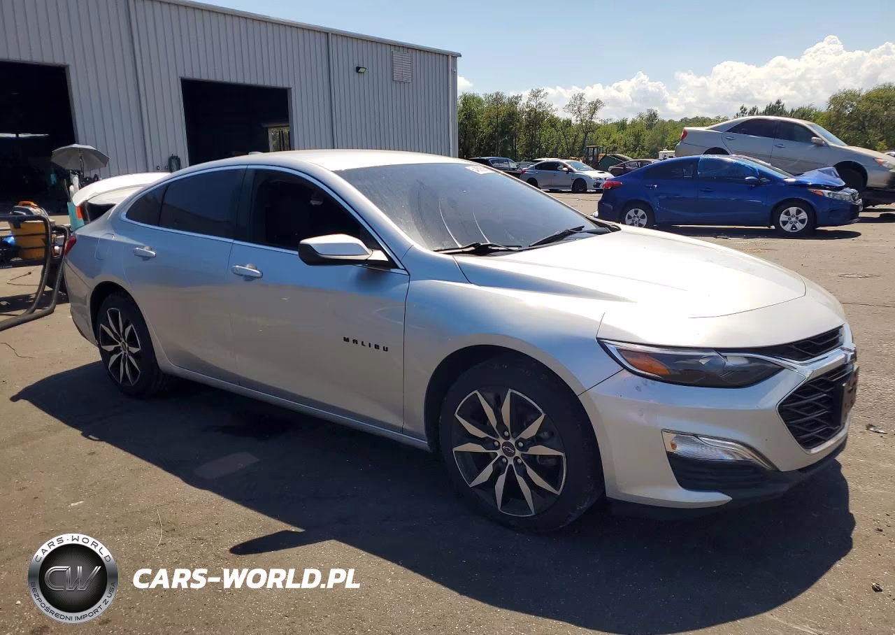 2020 Chevrolet Malibu Rs VIN:1G1ZG5ST0LF115876 - 4