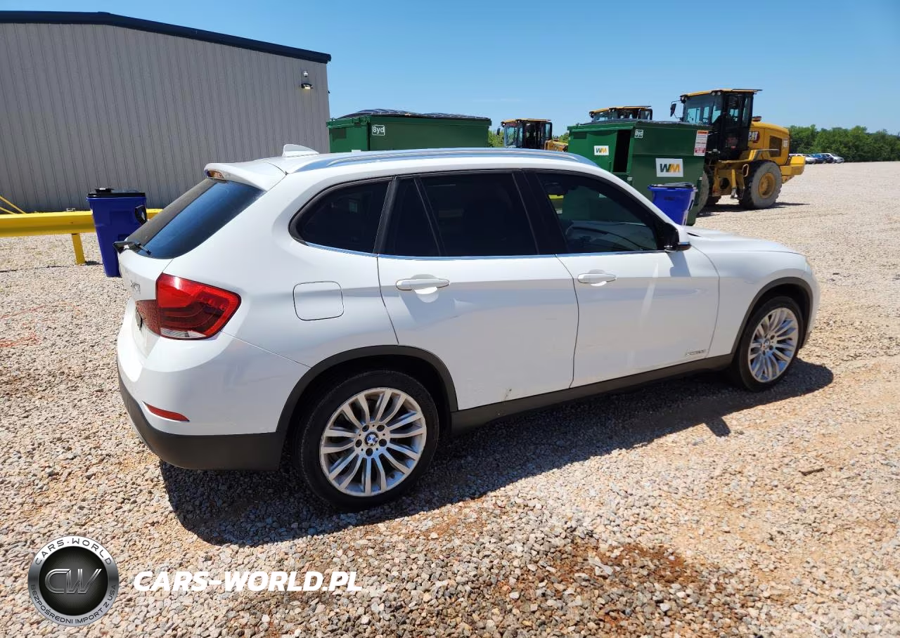 2013 BMW X1 xDrive28I VIN:WBAVL1C50DVR87764 - 3
