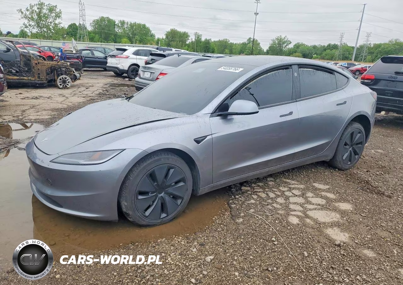 2025 Tesla Model 3 – zdjęcie 1 z 12